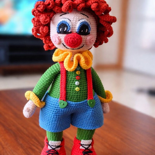 Knitted clown new