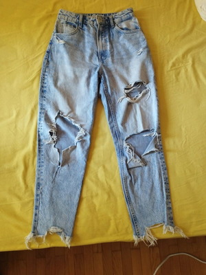 Τζιν Bershka σχισμένο μεταχειρισμένο, άνετο, μέγεθος S