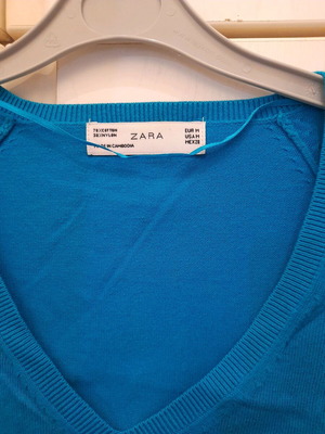 Zara blue pullover like new, size M