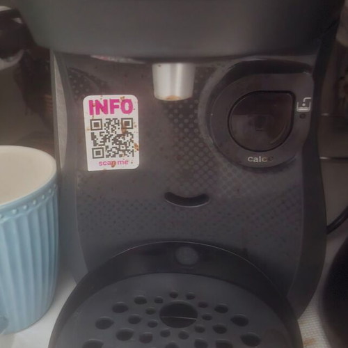 Bosch Coffee Maker Tassimo like new with espresso capsules gift