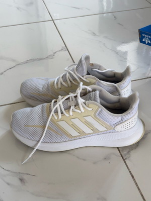 Adidas Run Falcon αθλητικά μεταχειρισμένα, νούμερο 40 2/3, άσπρα