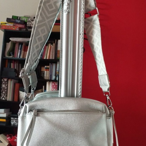 Shoulder and crossbody bag like new, silver, adjustable strap