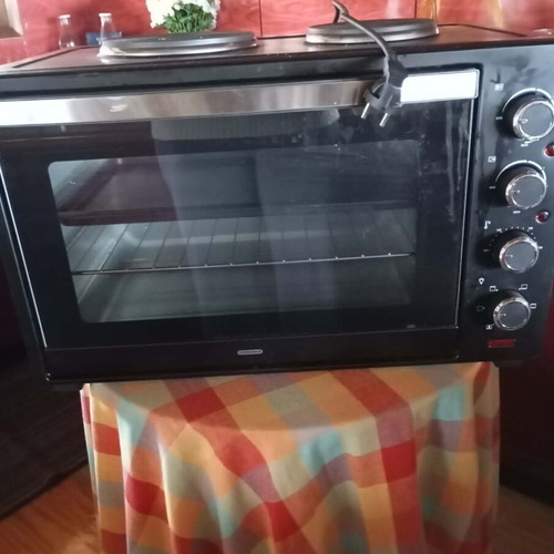 Oven with additional kitchen hotplates like new, minimally used