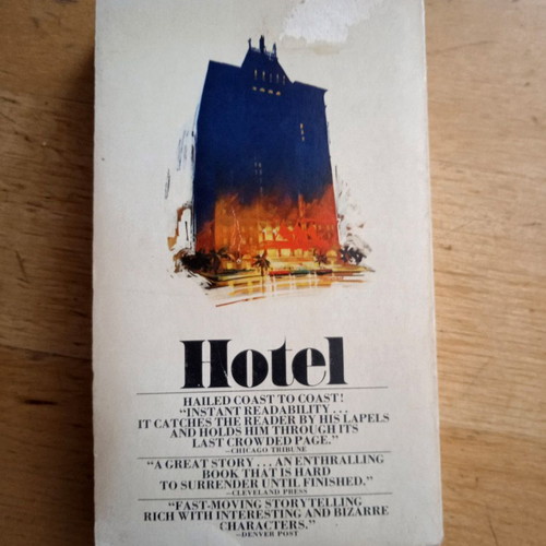 Hotel by Arthur Hailey paperback used, vintage 1978 edition