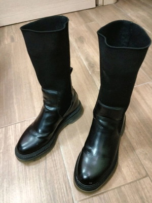 Women's black boots like new with sock detail