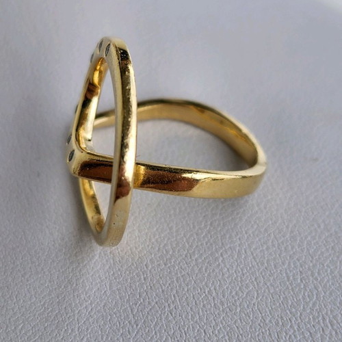 Gold 18K ring used with 7 small diamonds size 54