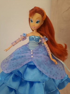 Winx Club Bloom Magical Ball Gown collector doll