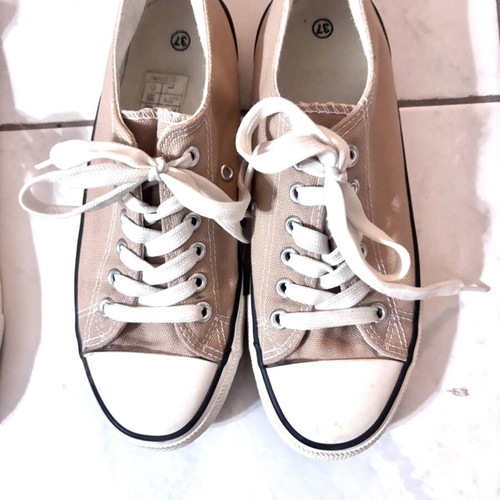 Canvas shoes used, size 37, pack of 2, yellow and beige