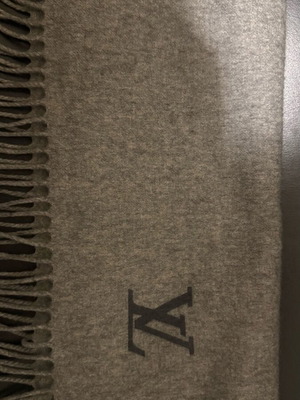 Louis Vuitton κασμιρένιο κασκόλ γκρι σαν καινούργιο