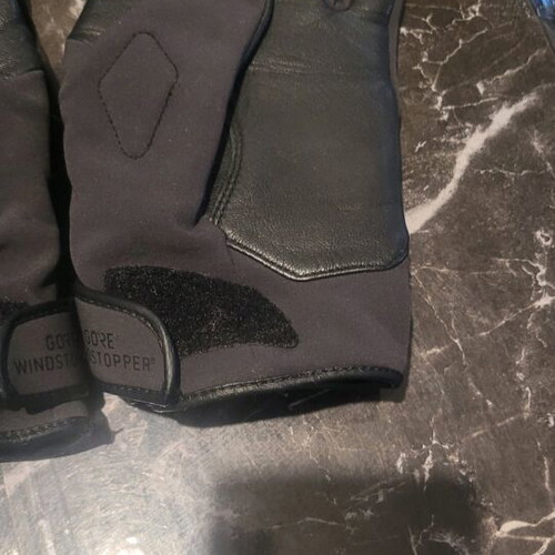 Alpinestars motorcycle gloves like new, windproof, size M