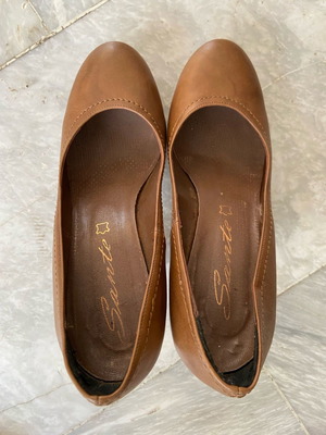 Sante tan pumps used with platform, size 38