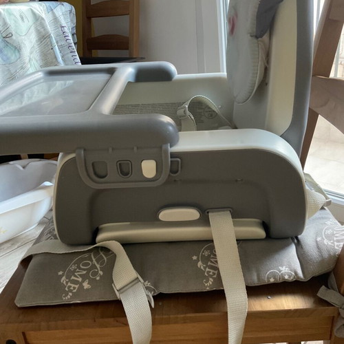 Chicco baby feeding chair, foldable with adjustable legs