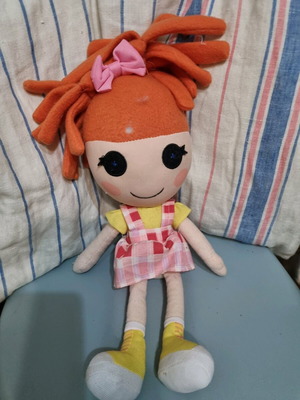 Plush dolls like new