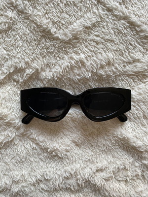 Chanel sunglasses like new, black, elegant summer style