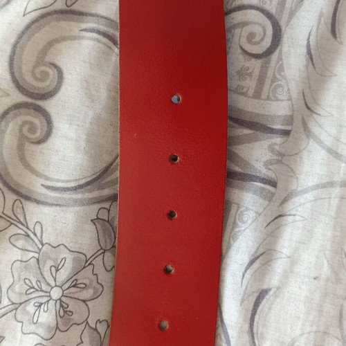 Women's red belt like new, size 80-95cm