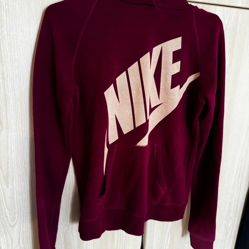 Nike women's hoodie with pockets used