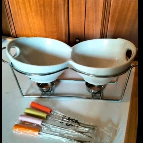 Fondue set with porcelain plates and 4 forks
