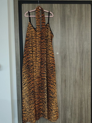 Karavan Tati leopard φόρεμα σαν καινούργιο με αποσπώμενη ζώνη και τσέπες