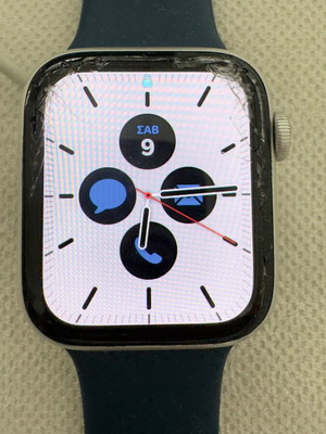 Apple Watch SE 2022 μεταχειρισμένο με χτυπημένο εξωτερικό τζάμι