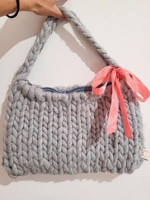 Handmade shoulder bag like new, grey with pink