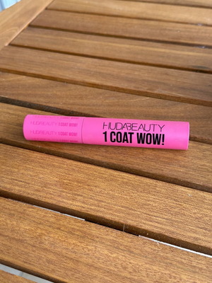 Huda Beauty 1 Coat Wow Mascara full size 10ml new