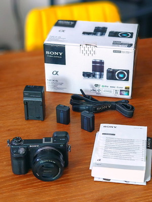 Alpha NEX-6 Μαύρο με Sony E 16-50 mm f/3.5-5.6 PZ OSS σαν καινούργιο με 3 μπαταρίες