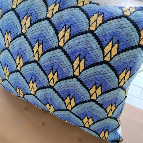 Hand-embroidered pillowcase like new 55x50 cm