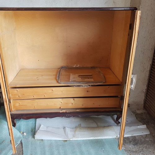 Αντίκα έπιπλο μεταχειρισμένο από μασίφ ξύλο