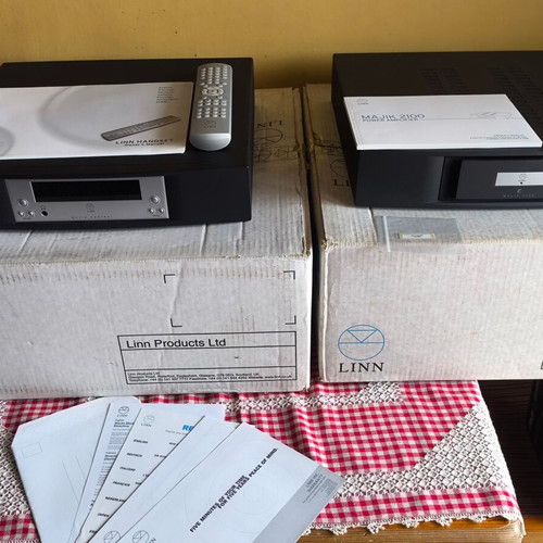 Linn Majik Kontrol/Majik 2100 preamplifier and power amplifier set like new