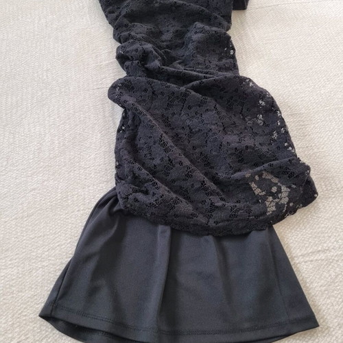 Little black dress lace Shana like new, size XS