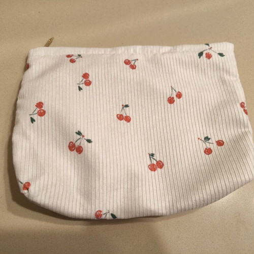 Toiletry bag cherries new, white and red