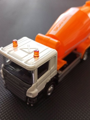 Scania cement mixer toy like new, size 14x5cm
