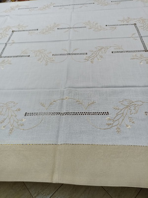 Handmade tablecloth with delicate embroidery, new 1.40x1.80