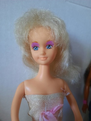 Retro Cloning Doll from the 90s used