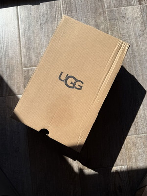 Ugg παπούτσια νούμερο 40 σαν καινούργιο, καφέ παντόφλες