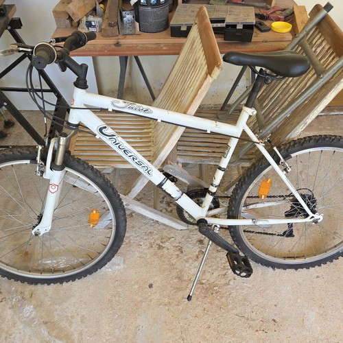 Mountain bike used, white, with gears