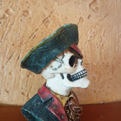 Decorative pirate skull like new, height 13 cm