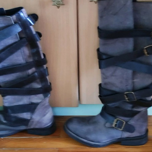 Steve Madden women's boots grey, like new, size 38