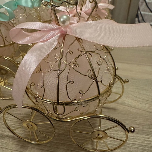 Carriage bonbonnieres like new, pack of 14 with ribbon and pearl
