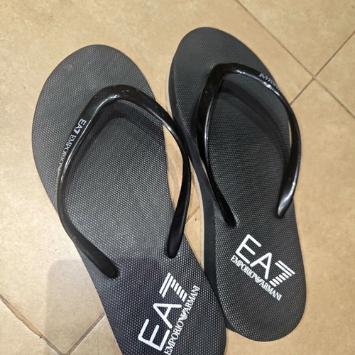 Emporio Armani EA7 flip flops like new, size 38, black