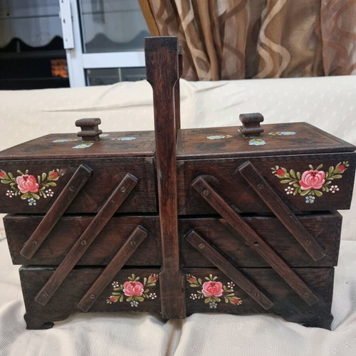 Vintage folding case like new with handmade carving and painting