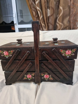 Vintage folding case like new with handmade carving and painting