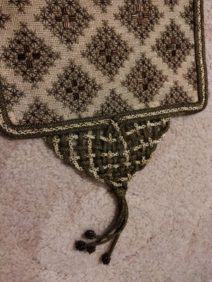 Handmade table runner like new, dimensions 1.00x27