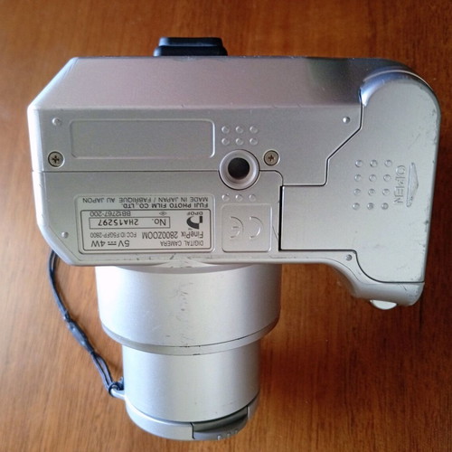 Fujifilm Finepix 2800 Zoom digital camera like new