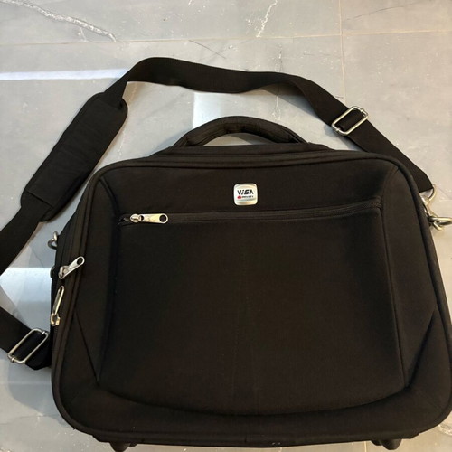 Desley Laptop Bag Briefcase like new with multiple compartments