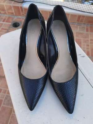 Zara pumps like new, black, size 38