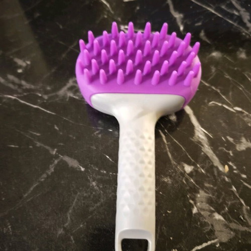 Pet massage and cleaning brush with soap container new