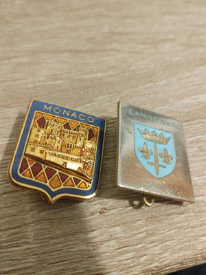 2-κονκάρδες πακέτο σήματα Jeanne d'Arc και Monaco σαν καινούργιο