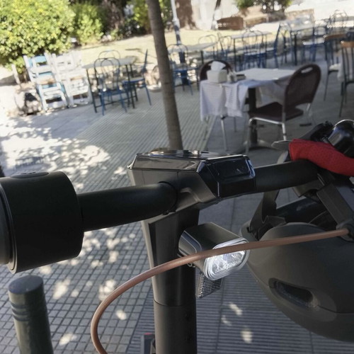Navee GT3 electric scooter new with charger, phone mount, helmet, and warranty