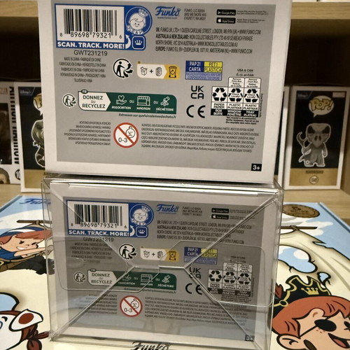 Funko POP! One Piece Luffy Gear Five #1607 and Chase new in box